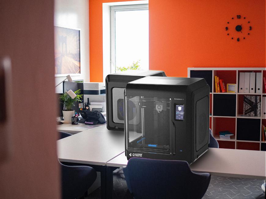 3d drucker auf einem Schreibtisch