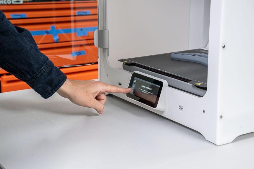 Schnell einsatzbereit und leicht zu bedienen über das große farb-touchscreen Bedienung des S8 über das Touchscreen