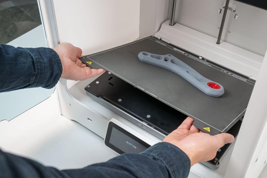 Auf dem S8 Bauteile in Multi-Material Drucken Multi-Material Bauteil auf dem UlriMaker S8