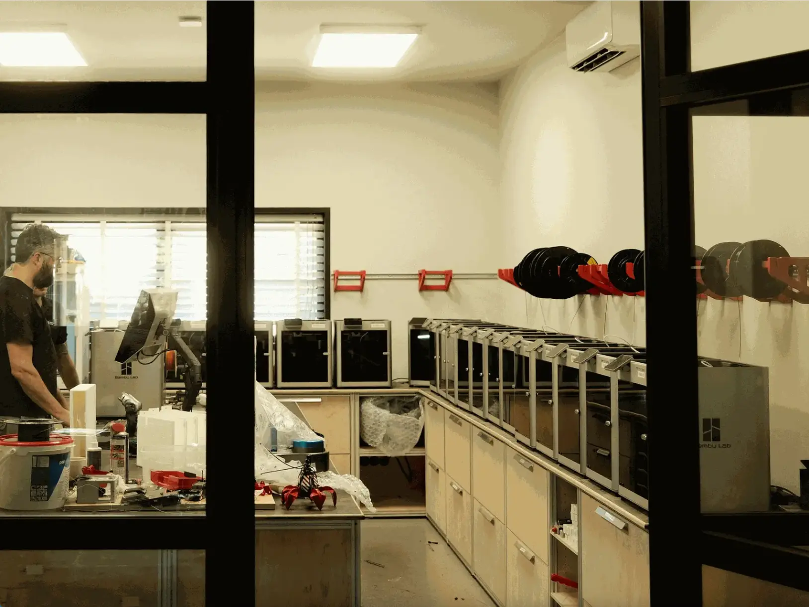 Bambu Lab Druckfarm für den Bildungseinsatz, Unternehmen oder Kreativbereich