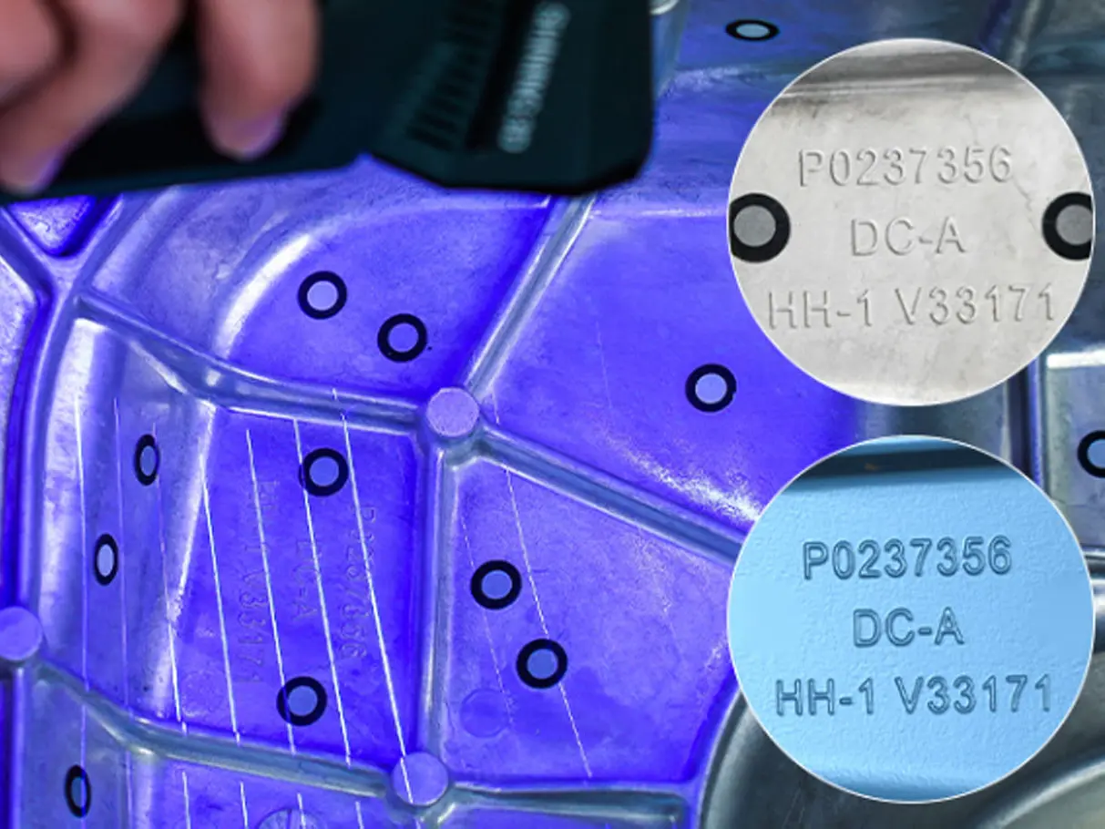 Etwas metallisches wird mit einem 3D Scanner gescannt