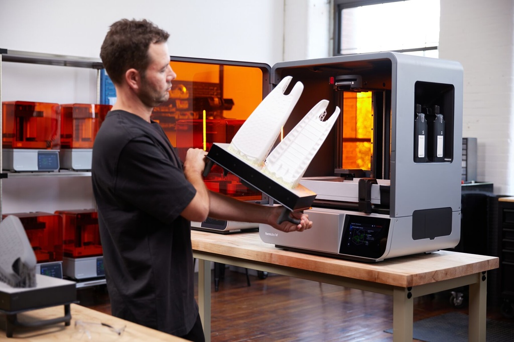 EDUCATION ANGEBOT: Formlabs Form 4BL Complete Package inkl. Open Material Mode (Kopie)
